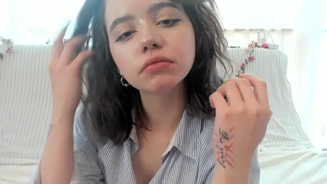 Chat XXX en directo de miko_honey