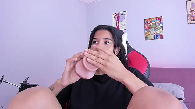 Czat XXX na żywo – Emily_bruss