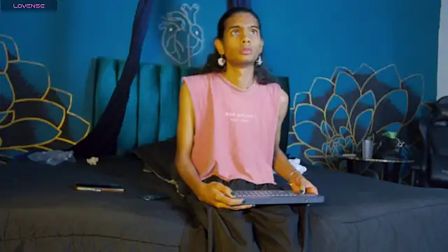 maxi_max0 Live XXX Chat