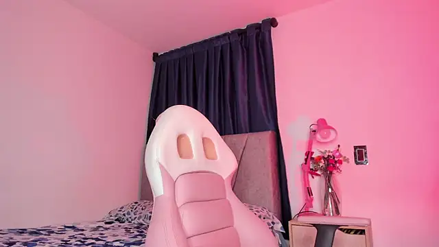 perla7777's Live XXX Chat