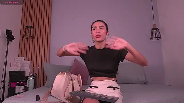 mia-reeves' Live XXX Chat