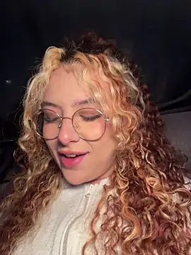 Joyce-firen Live XXX chat