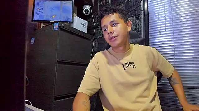 boy_bigcock24cm Live XXX-chat