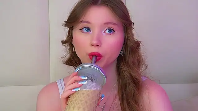 KeiraAsti's Live XXX Chat