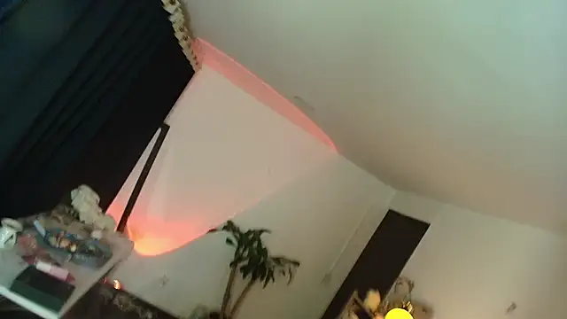 Hinata_21_'s Live XXX Chat