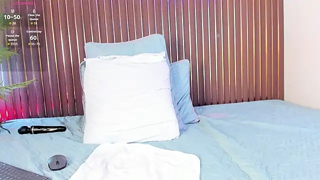 Chat +18 de mia_pineda ao vivo