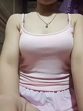LucyyLy live XXX chat