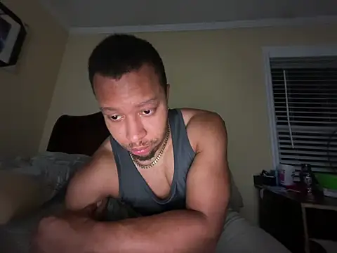 Charmingswoleking webcam show
