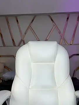 ElaarajimのライブXXXチャット