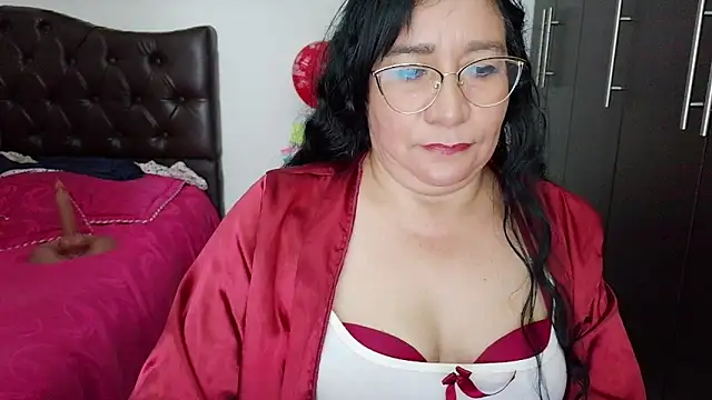 Grace_mature_milf: онлайн-секс-чат
