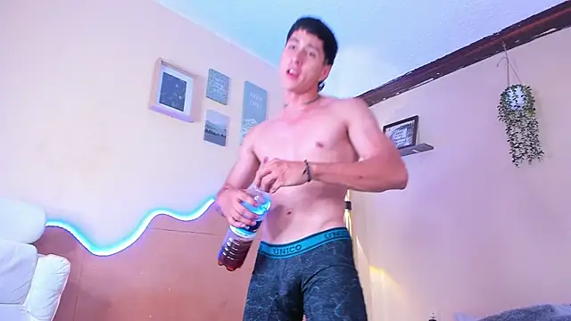 הופעת וובקאם של Dark_Valentino_