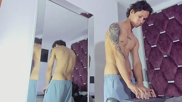 Chat XXX en directo de TonyBenedetti