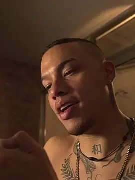 Онлайн чат XXX AlphaMasterXxx