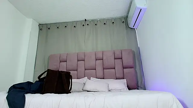 _aurora_evans_'s Webcam Show