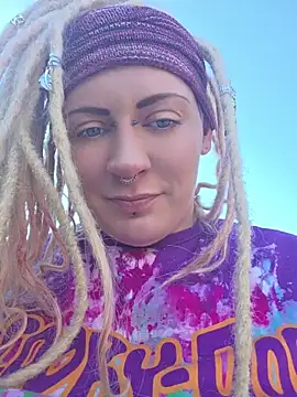 PinkTheHawk's Webcam Show
