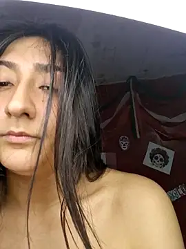 MaiaExotic Adlı Modelin Canlı XXX Sohbeti