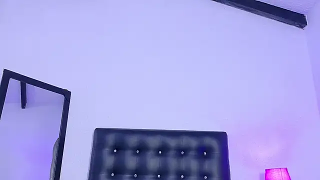 Skinny_hottie18のライブXXXチャット