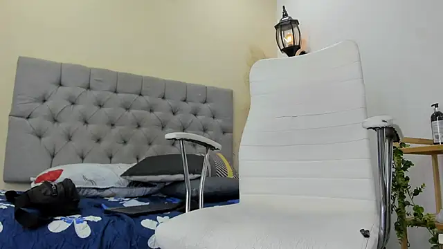 Czat XXX na żywo – bruno_miller_