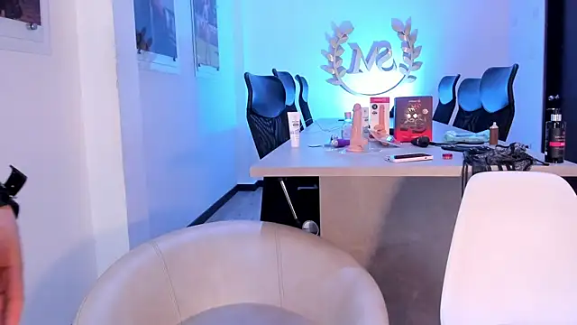 XXX chat uživo modela MaiaLopez
