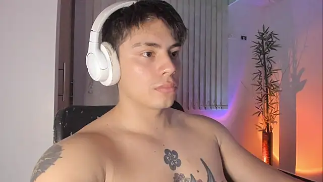 Chat +18 de Giordano_Russo ao vivo