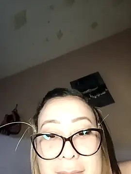 lualviz's Live XXX Chat