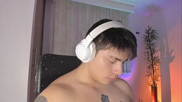 Chatroom XXX en direct de Giordano_Russo