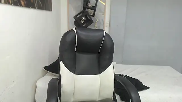 Cry_therealn Live XXX chat
