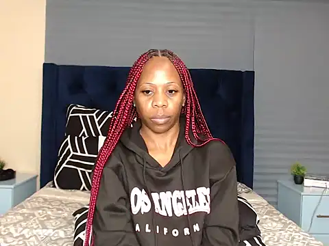 Chat +18 de QUEENMANDYY ao vivo