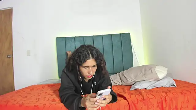 Chat +18 de dakotadolly ao vivo