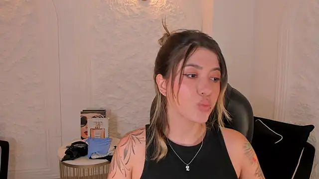EveBensonXn Live XXX chat
