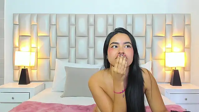 paola_katy_dicks' Live XXX Chat