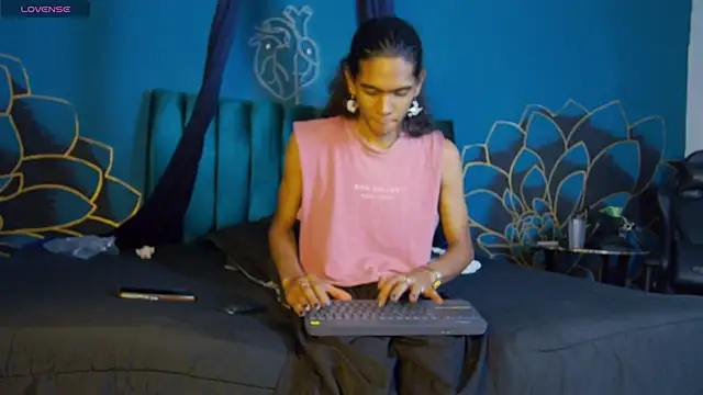 maxi_max0 – Naživo XXX chat