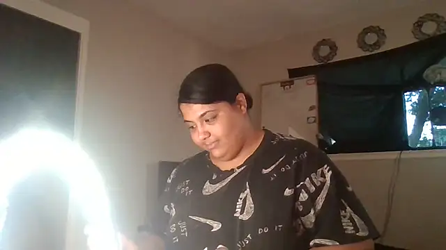 Chat +18 de 1n0nlythroat ao vivo