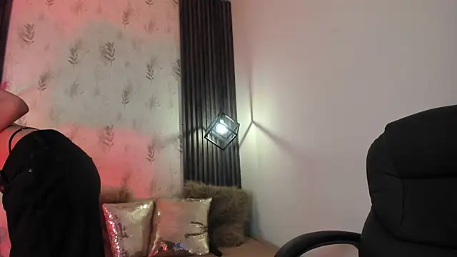 צ'אט XXX בשידור חי של NahomyCarther