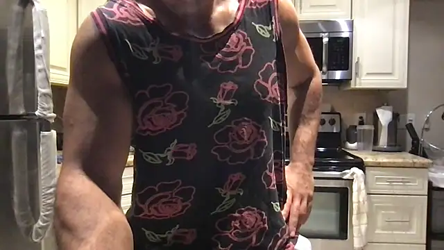 BigGuyMuscle XXX чат на живо