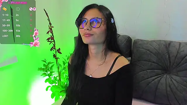 NayeCloud's Live XXX Chat