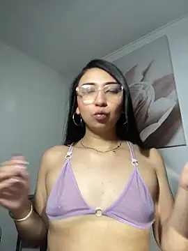 Elek_tra live XXX chat
