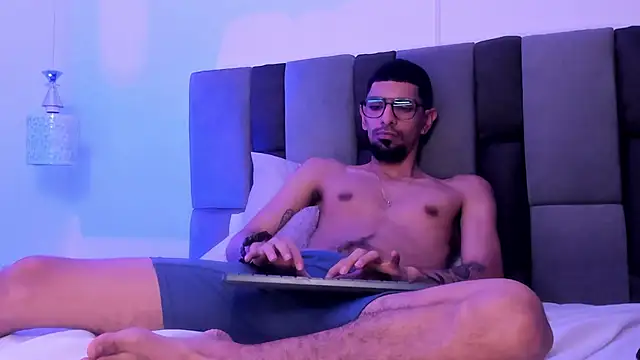 Jax_Nova webcam show