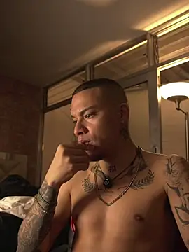 AlphaMasterXxx 现场XXX聊天