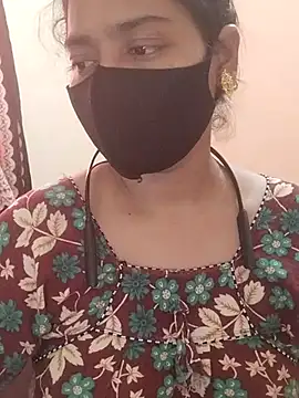 Sexynageena Adlı Modelin Canlı XXX Sohbeti