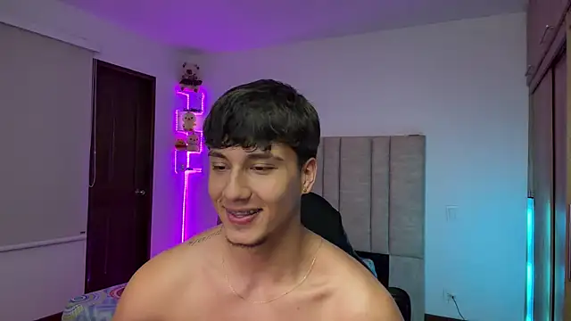 CHRIS_MORGAN1 Adlı Modelin Web Kamerası Şovu