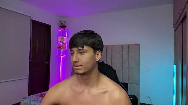 CHRIS_MORGAN1 Live XXX-Chat