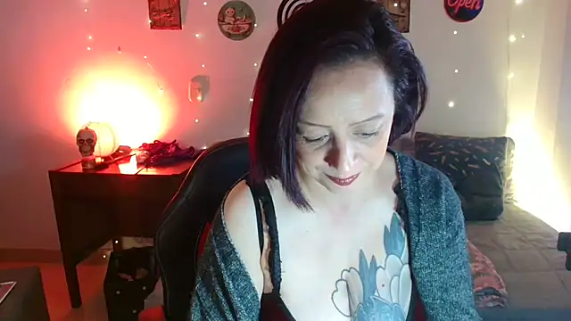Katicalatinmilf Chat XXX in diretta