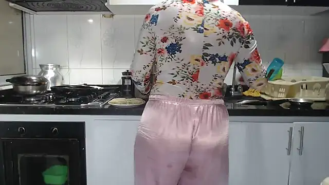 kateleyagrey Chat XXX in diretta