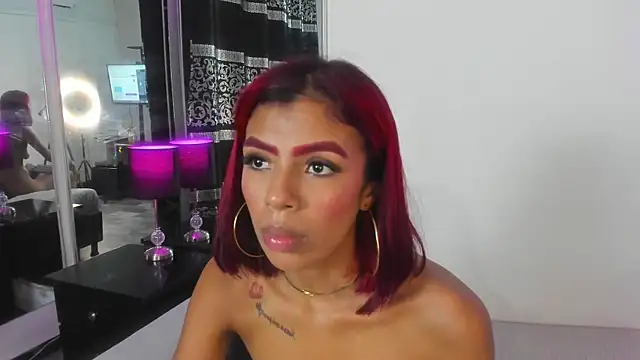 Chat XXX en directo de Scarlet__Rosse