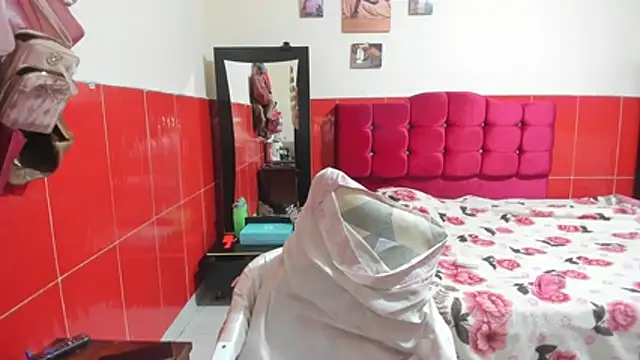enderlis Adlı Modelin Canlı XXX Sohbeti