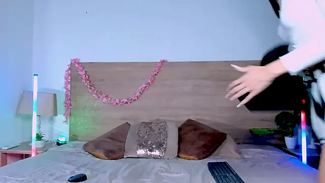 LaraRous' Webcam Show