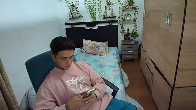 santii_ss 现场XXX聊天