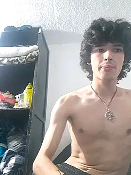 Show modela Moonandzukko na web-kameri