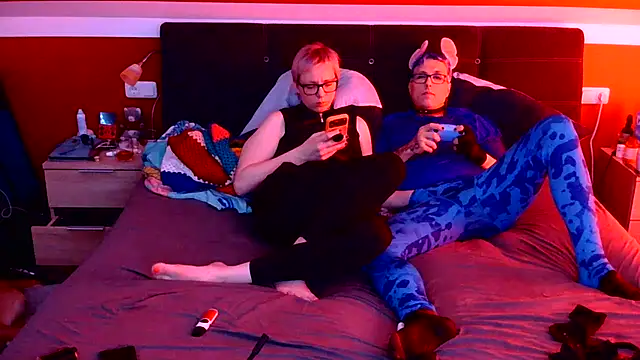 AskAveryAnything Show in webcam
